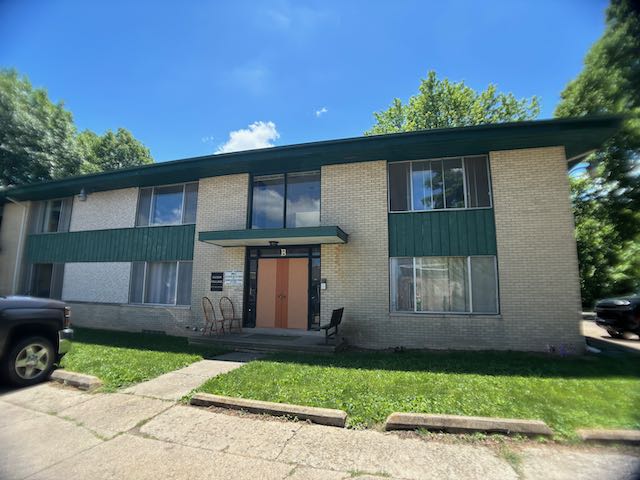 911 North Sheridan Road - B10
